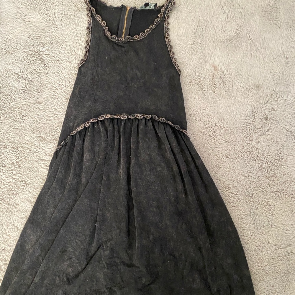 Grey flowy dress
